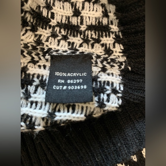 BCBGMaxAzria Long‎ Sleeve Houndstooth Button Front Cardigan, Black and White, L - Picture 6 of 6